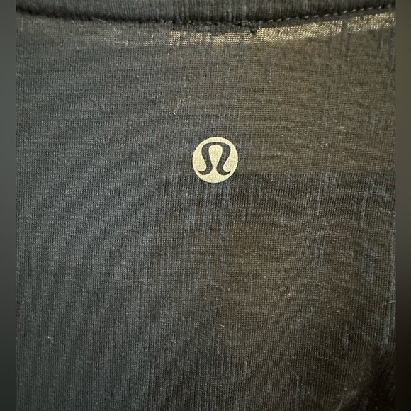 Lululemon Sheer Navy Tee - Picture 4 of 4